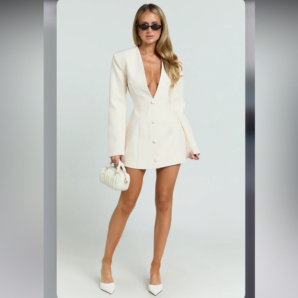 Showpo. NINETTE MINI DRESS
V Neck Tulip Hem Blazer Dress in Cream - Picture 4 of 8